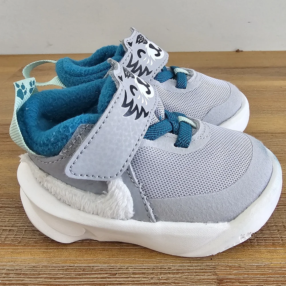 NIKE Team Hustle Lil Wolf Gray Infant Sneakers, Shoes